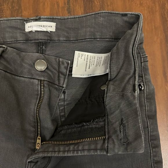 GOOD AMERICAN Good Legs Crop Chewed Hem Jeans in Black - Picture 5 of 12